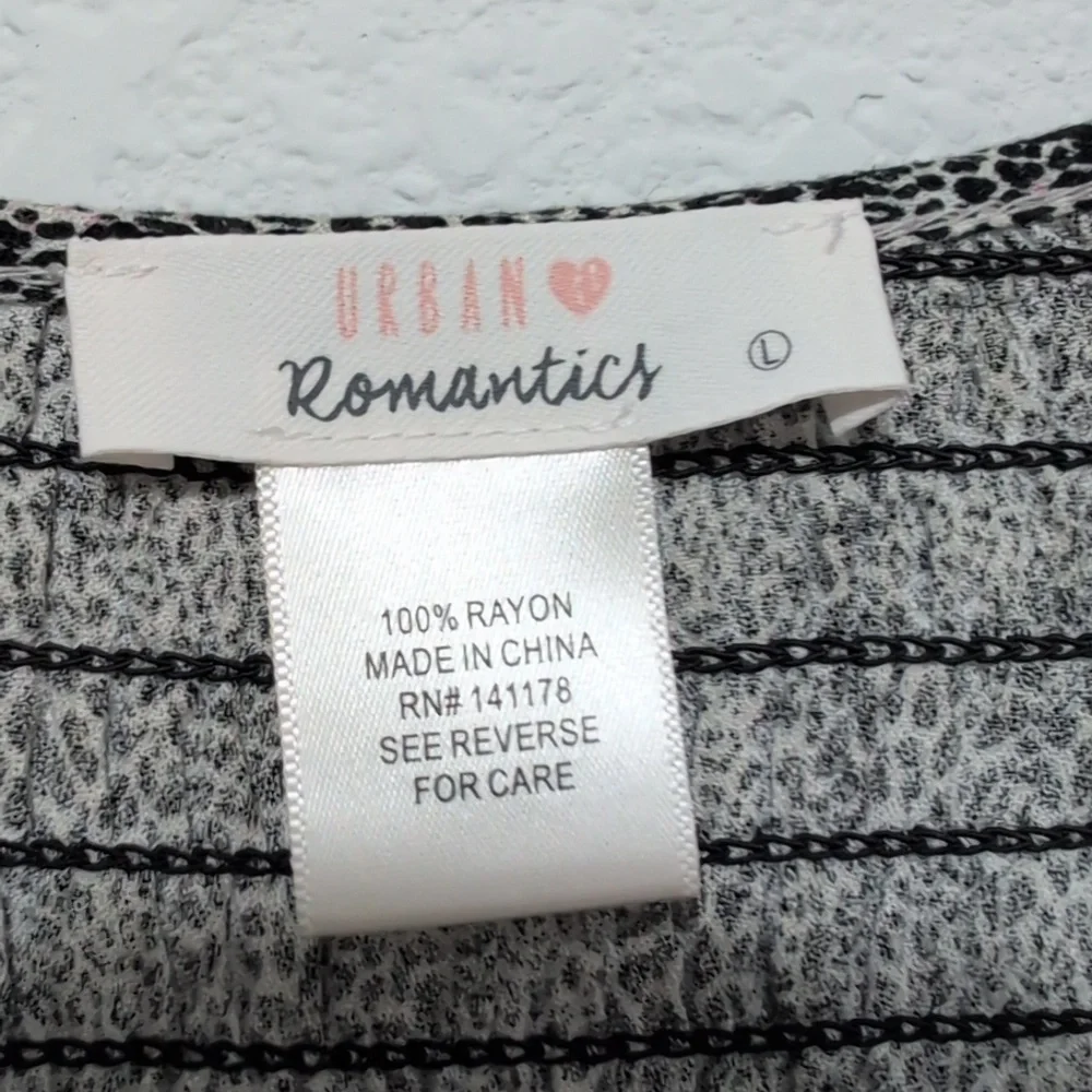 Pair Of Urban Romantic Tops Linen Rayon Women's Large